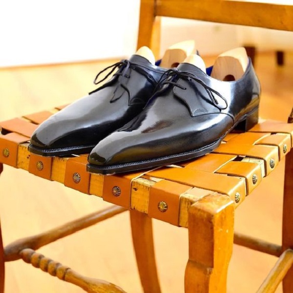 narrow formal shoes