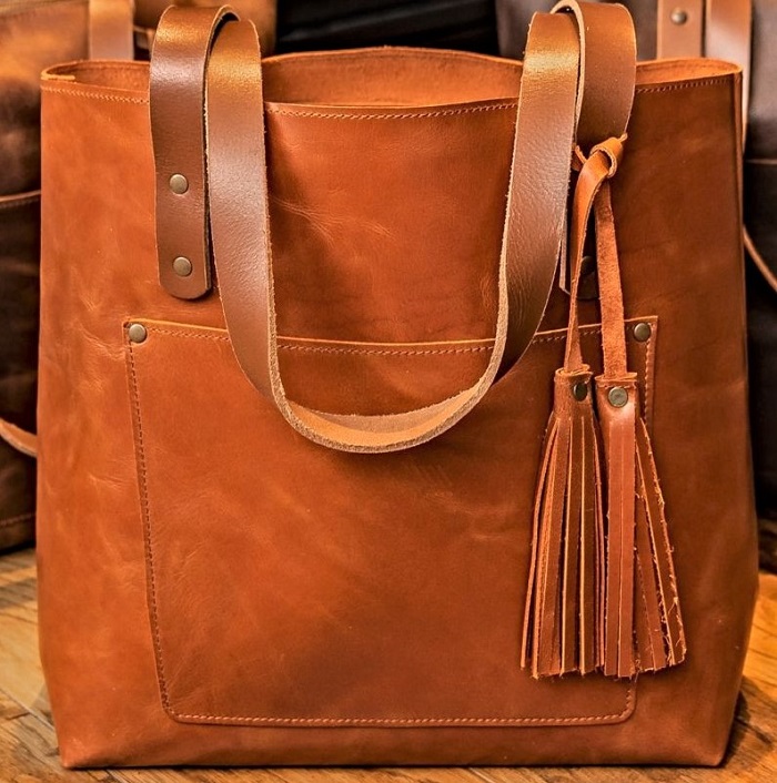 CLASSIC LEATHER TOTE HAZELNUT BROWN BAG